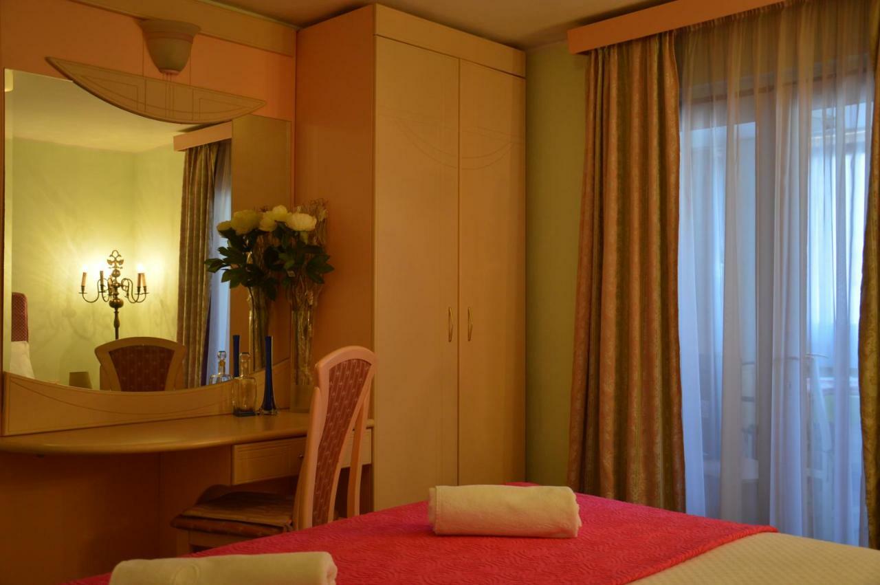 Apartament Hous Mira Poreč Zewnętrze zdjęcie